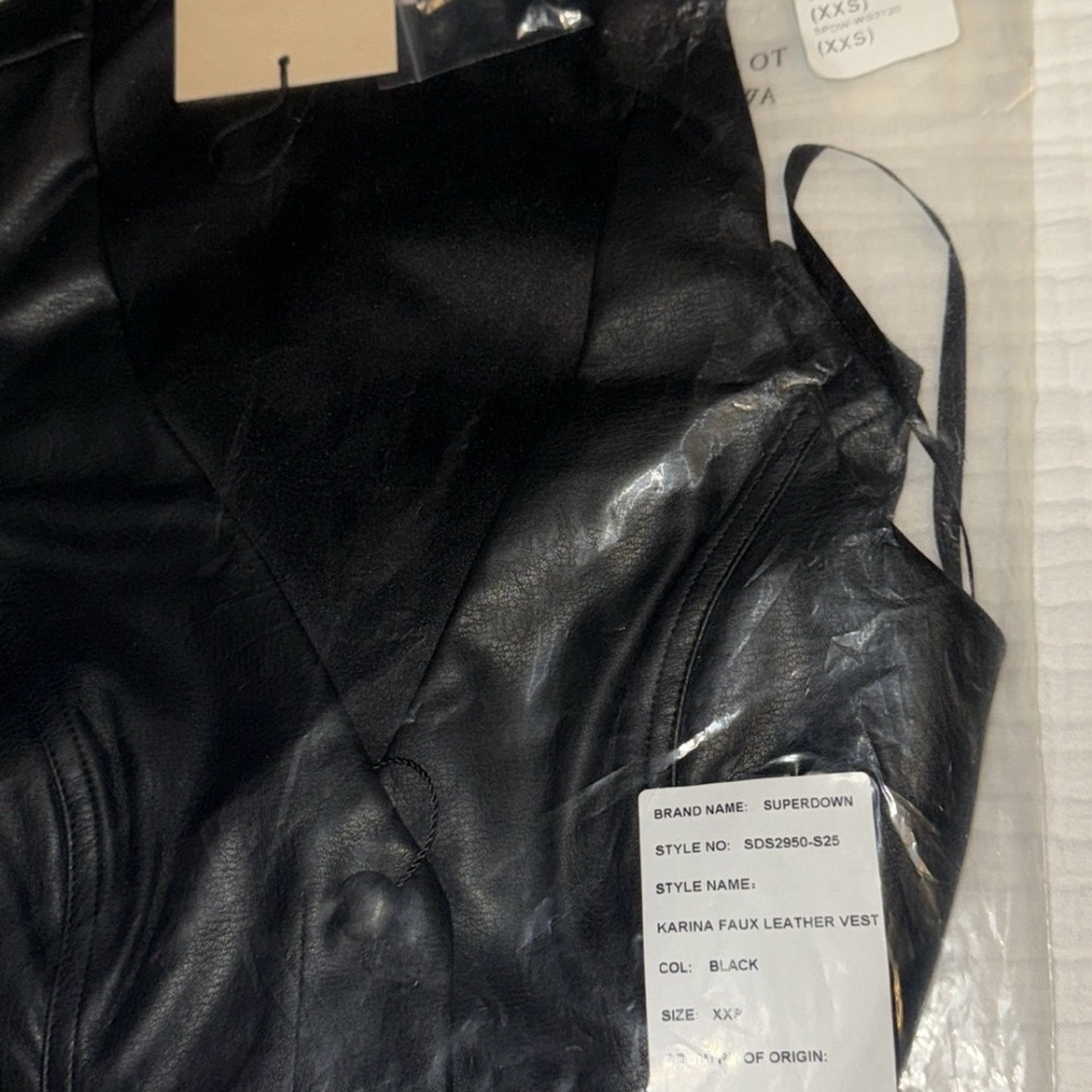 Superdown Karina Faux Leather Vest and Melania micro short - Picture 9 of 13